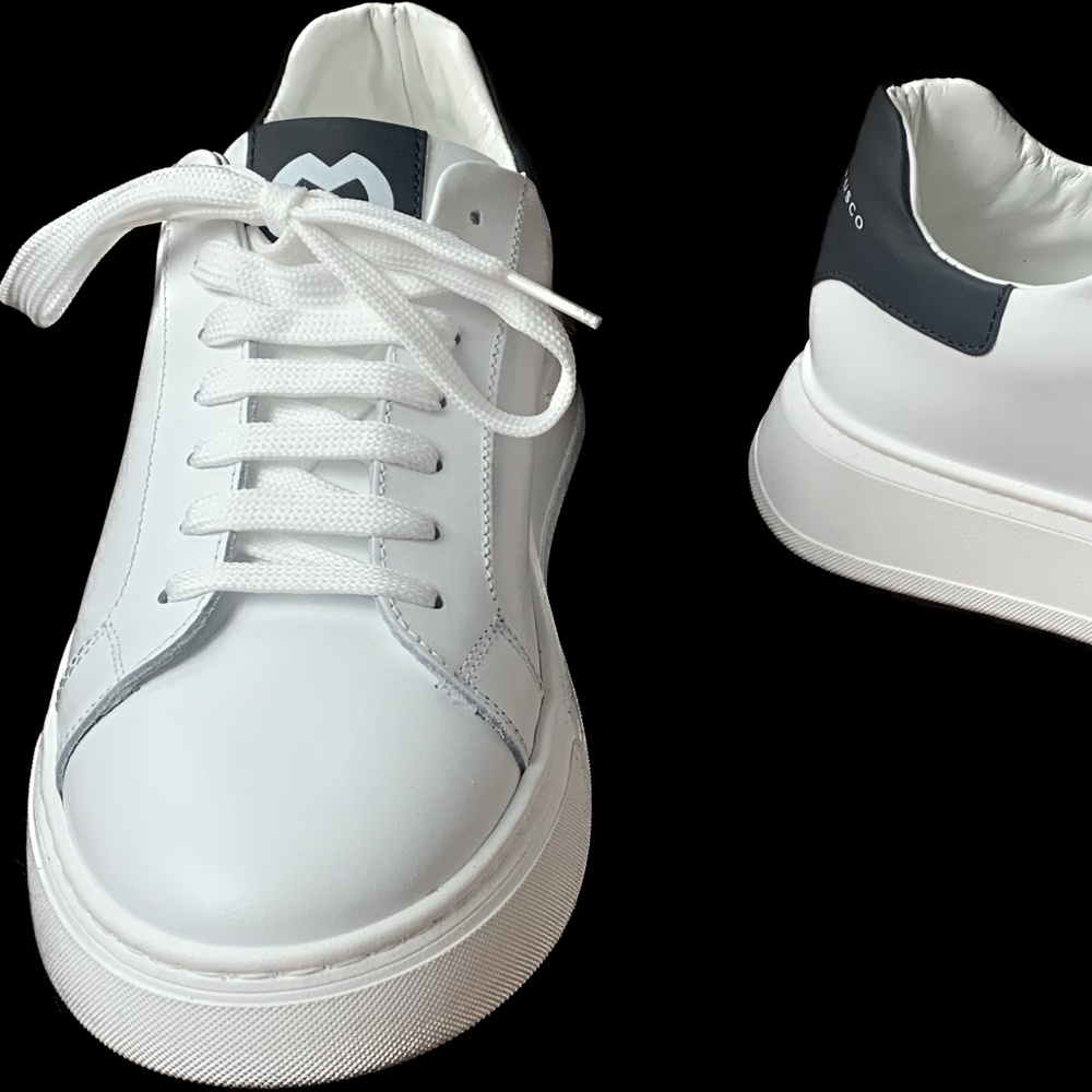 D.M  2040  Bianco/Nero